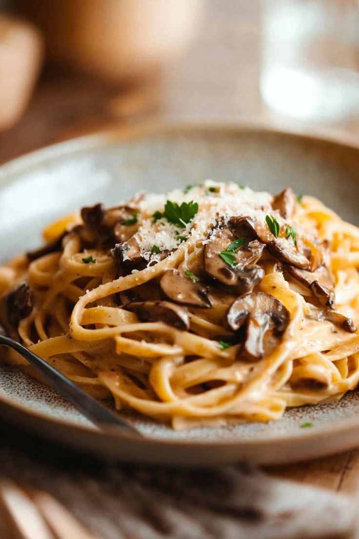 Easy Creamy Mushroom Pasta
