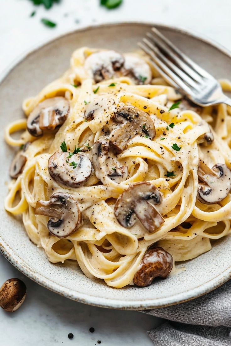 Easy Creamy Mushroom Pasta