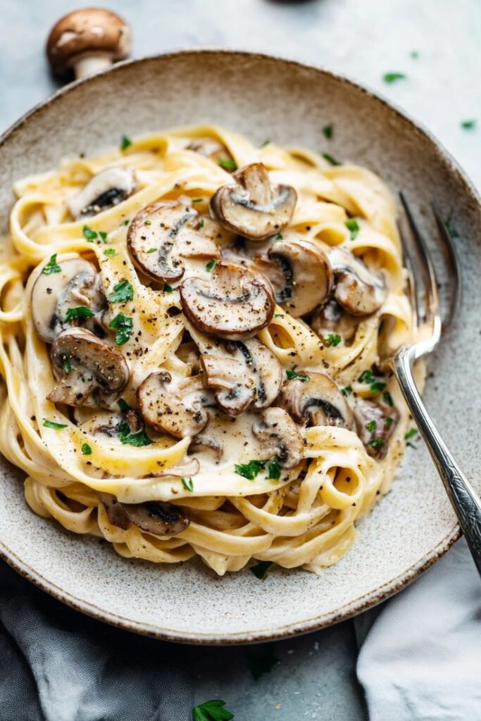 Easy Creamy Mushroom Pasta