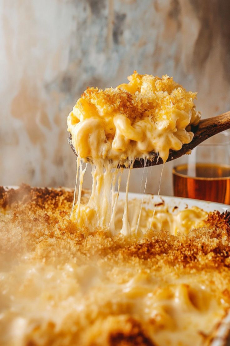 Easy Homemade Baked Mac and Cheese