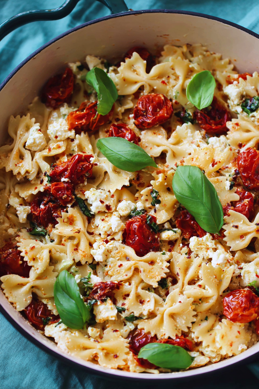 Easy Delicious Baked Feta Pasta
